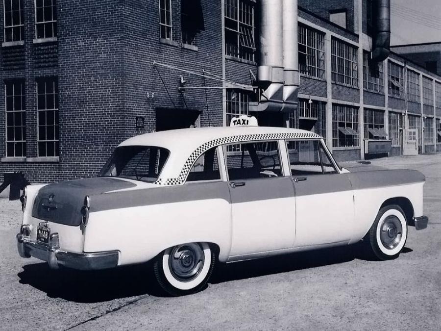  Checker Model A8 Taxi Cab 1956 года  (фото 2 из 10)